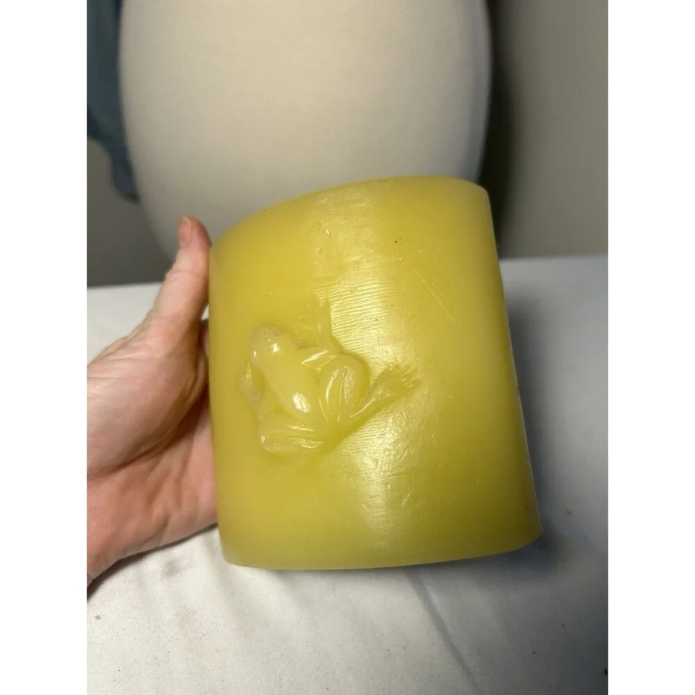 Big Vintage Tree Frog Candle Green  Candles single wick Unscented 1970s Treefrog